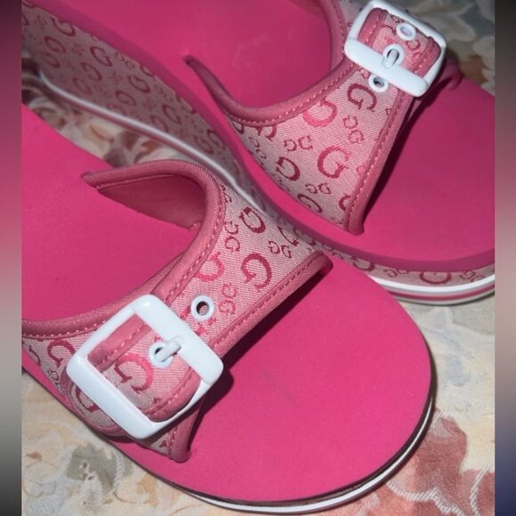 🩷 GUESS fuchsia, pink white monogram, buckle, open toe wedge sandals, size 7.5 - Picture 7 of 9